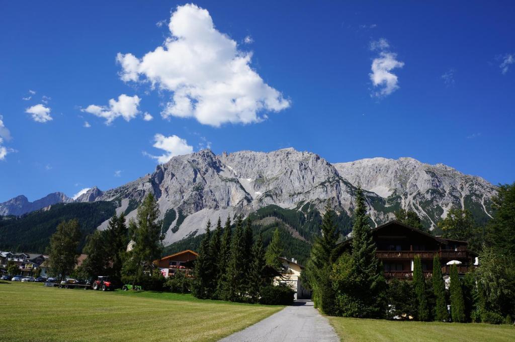 Gastehaus Soldanella Otel Ramsau am Dachstein Dış mekan fotoğraf